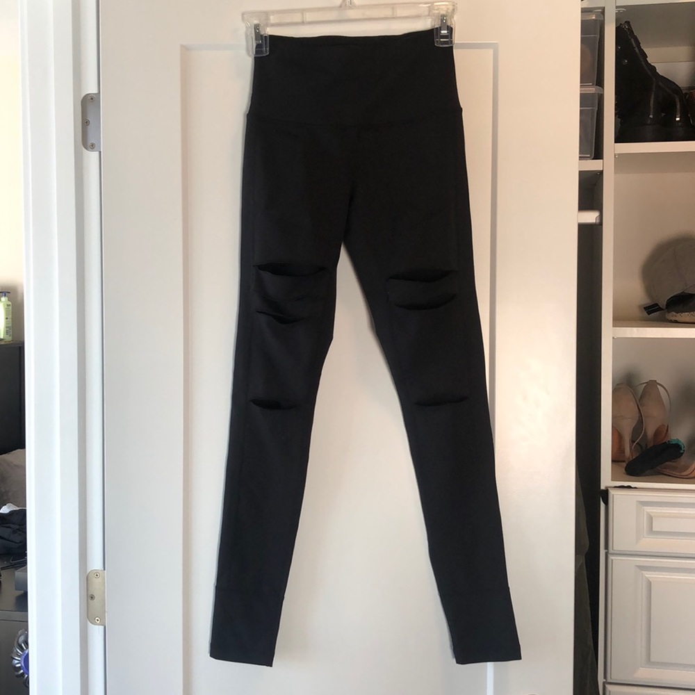 Zella slit in legs legging in new condition.